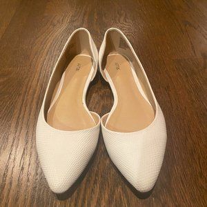 Women's Flats White Size 8